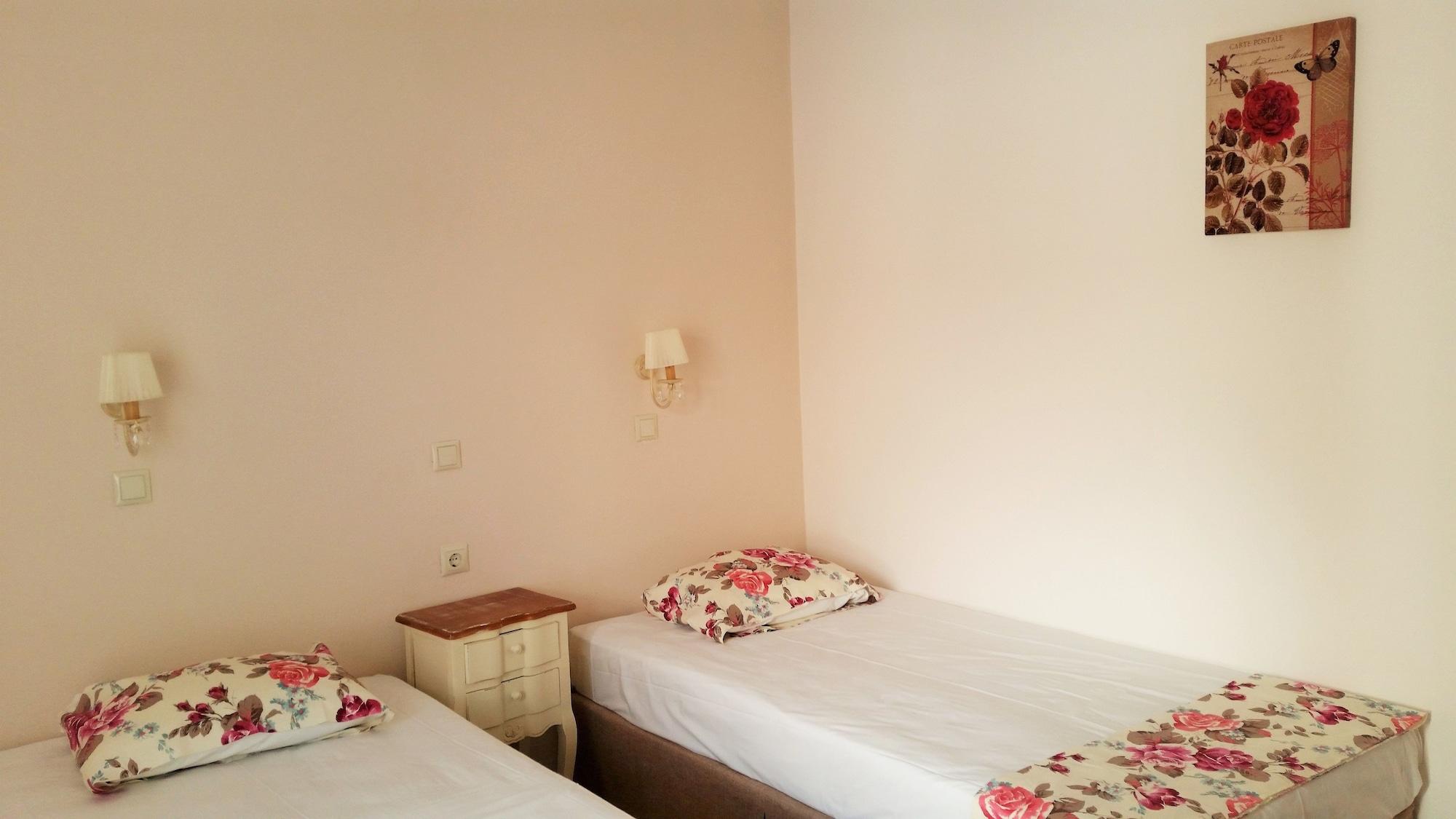 Emerald Hotel Малиа Экстерьер фото