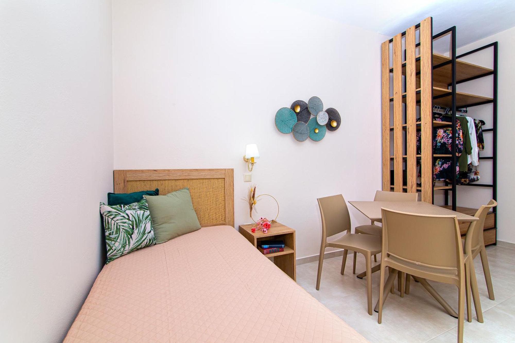 Emerald Hotel Малиа Экстерьер фото