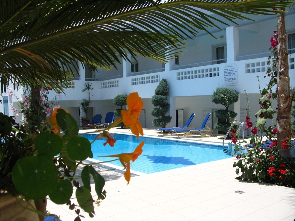 Emerald Hotel Малиа Экстерьер фото