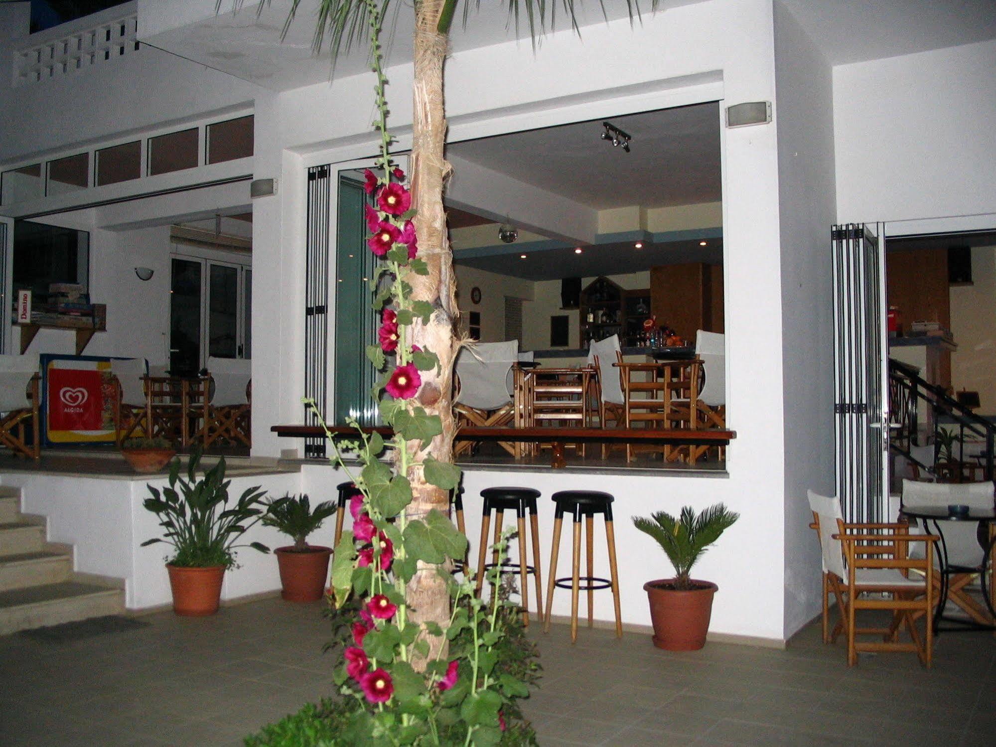 Emerald Hotel Малиа Экстерьер фото