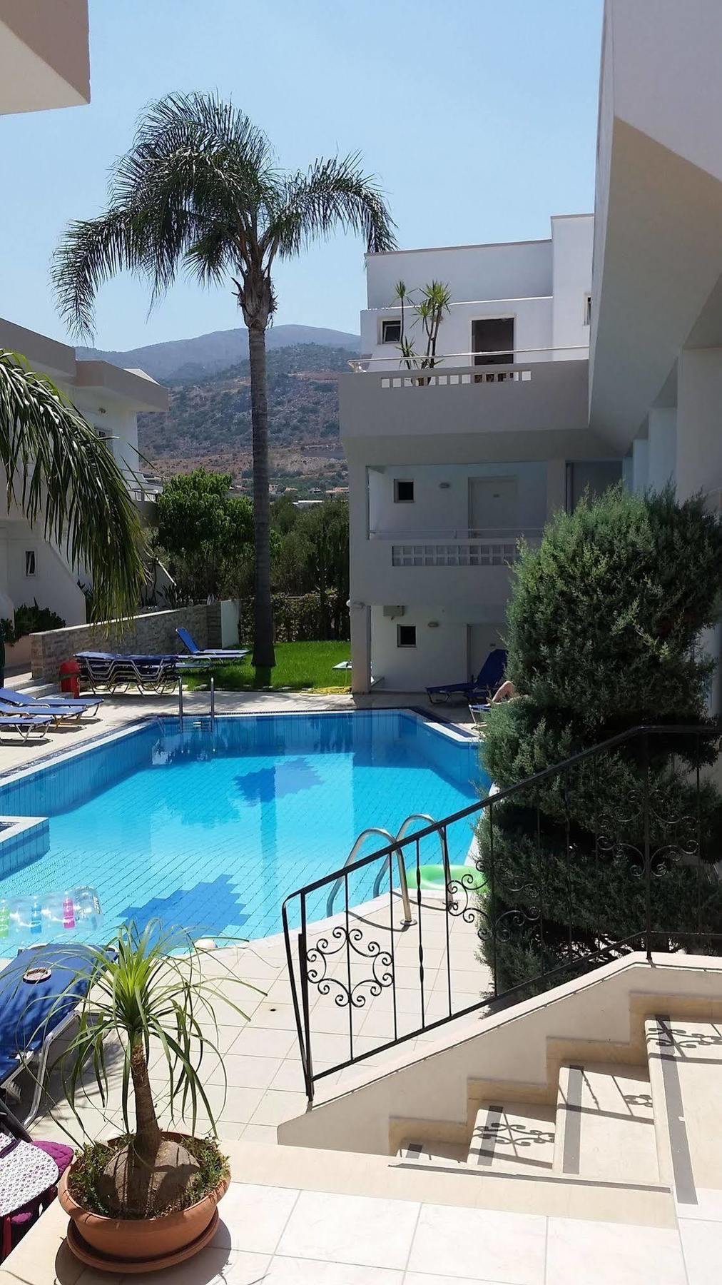 Emerald Hotel Малиа Экстерьер фото